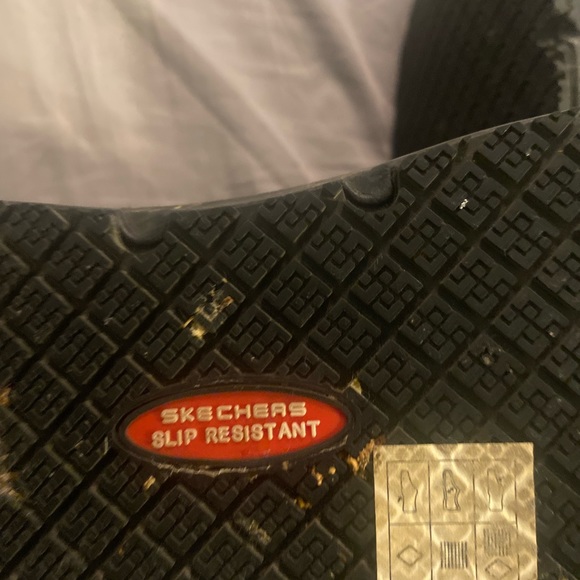 Men’s 11 Skechers - Picture 4 of 5